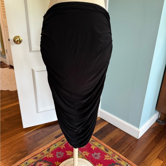 Norma Kamali XL Black Shirred Skirt to Knee Convertible - Picture 4 of 6